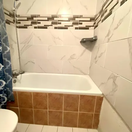 Bel Avec Climatisation Pour 4 Personnes Avec Dans Avec Piscine *