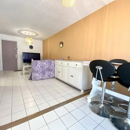 Apartment Bel Avec Climatisation Pour 4 Personnes Avec Dans Avec Piscine *